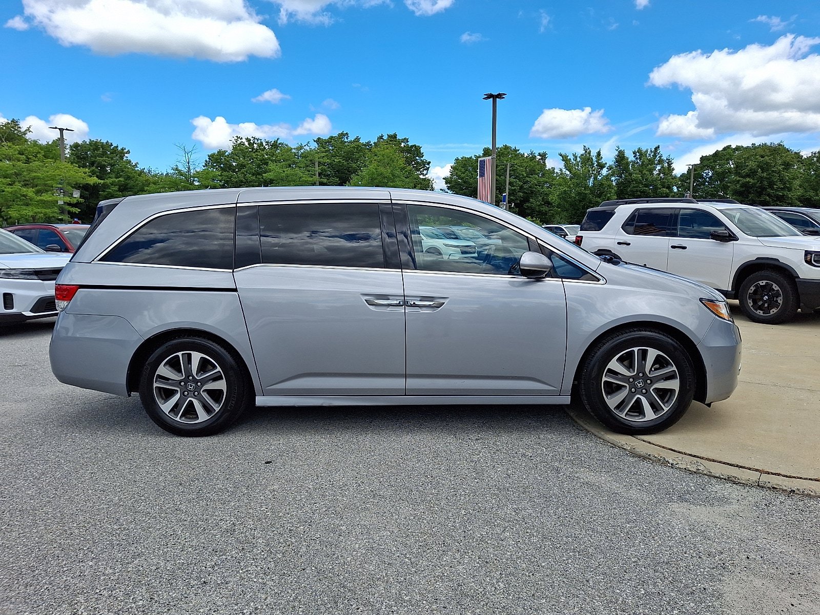 Used 2017 Honda Odyssey Touring image 7
