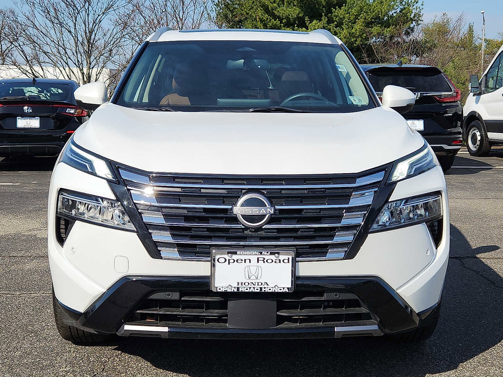 Used 2024 Nissan Rogue Platinum w/ Platinum Premium Package image 2