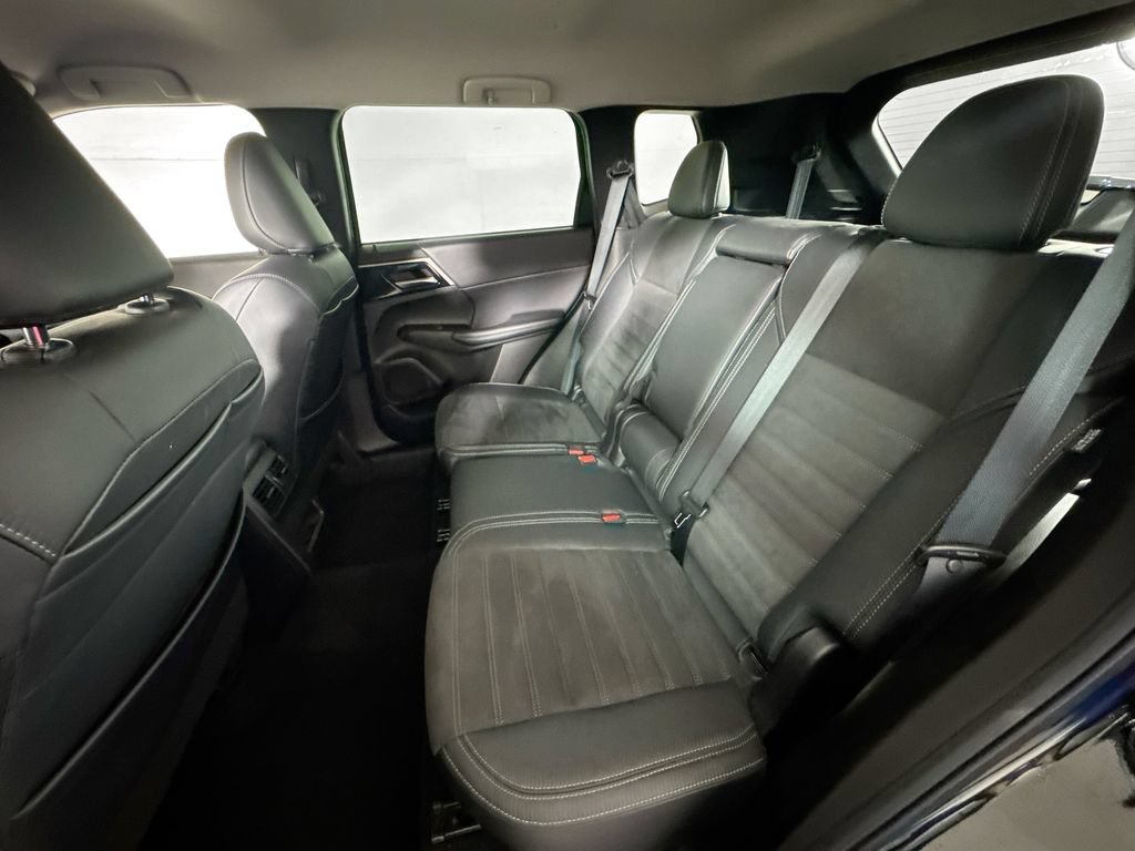Used 2023 Mitsubishi Outlander SE AWD/4WD image 24