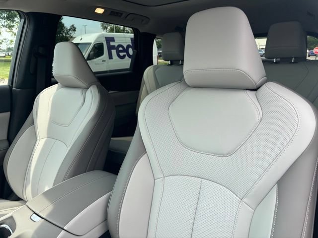 New 2027 INFINITI QX60 Luxe w/ Cargo Package AWD/4WD image 16