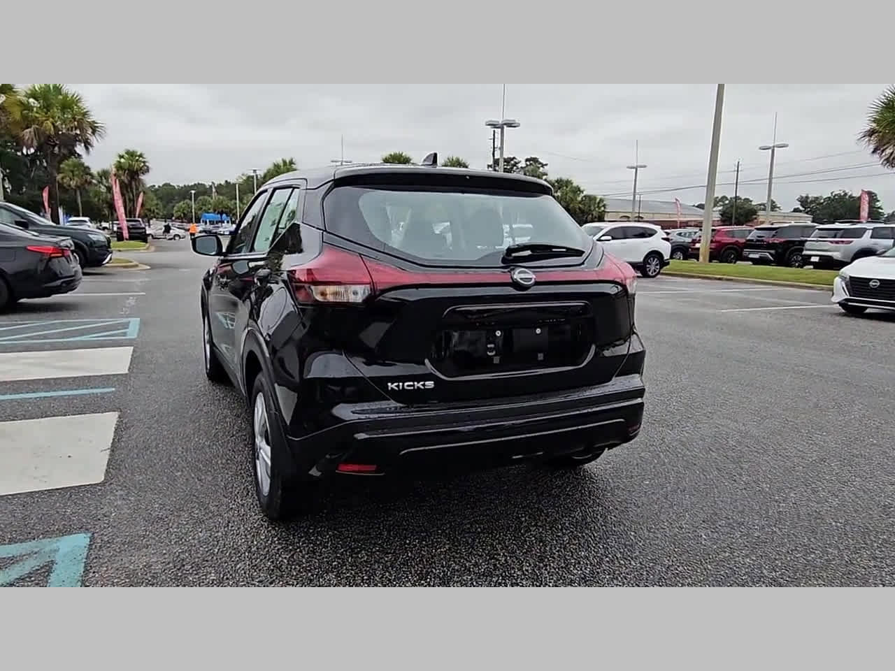 New 2025 Nissan Kicks Play S image 29