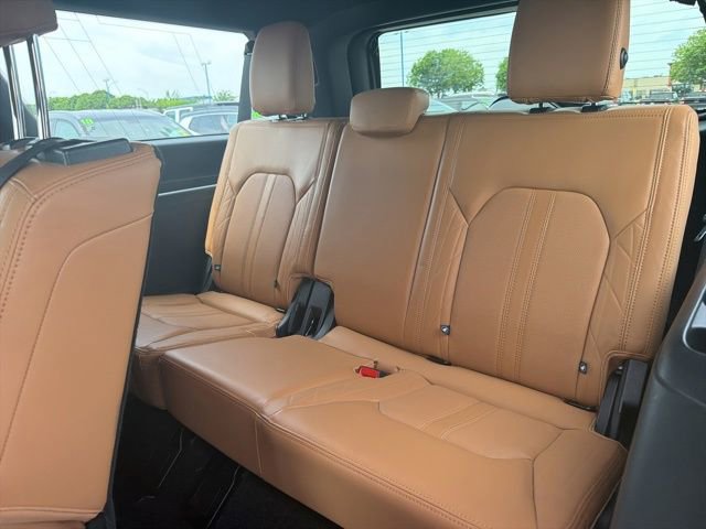 Used 2022 Ford Expedition Max Platinum AWD/4WD image 18