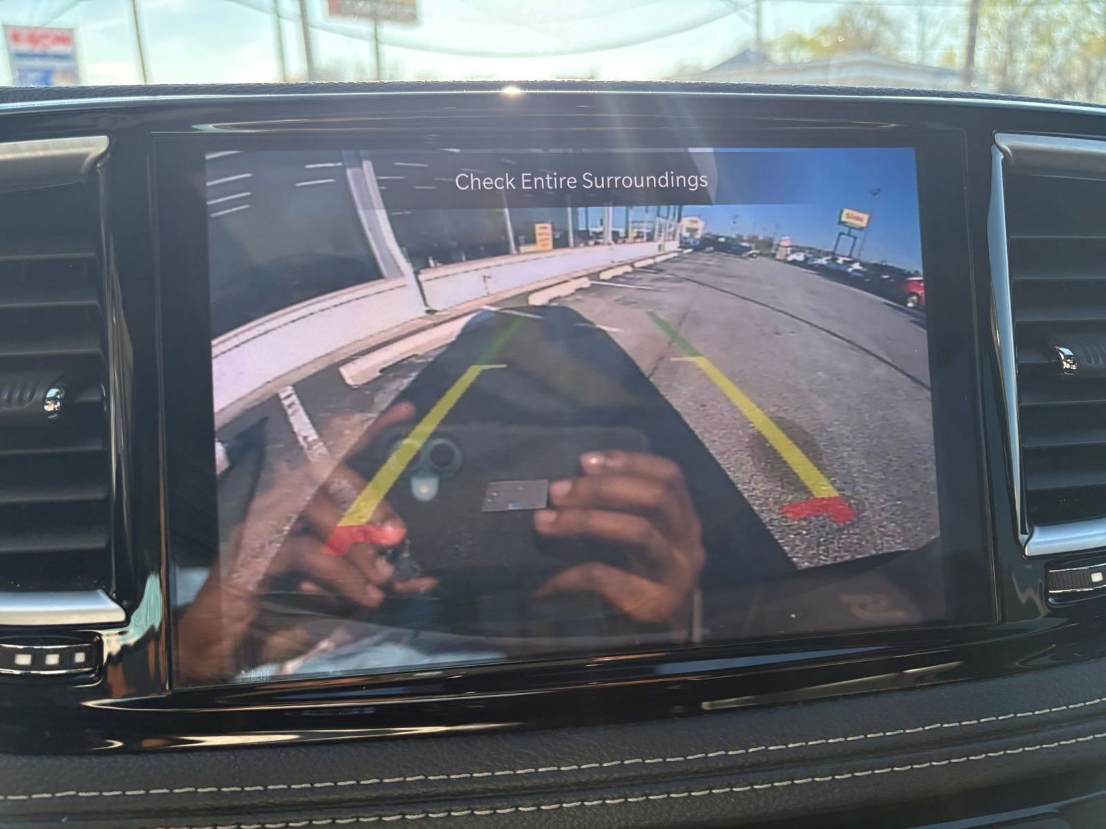 Used 2025 Chrysler Pacifica Limited image 27