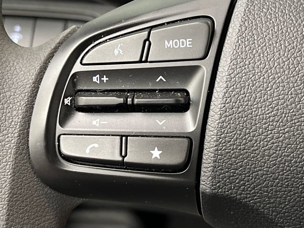 Used 2025 Hyundai Venue SE image 38