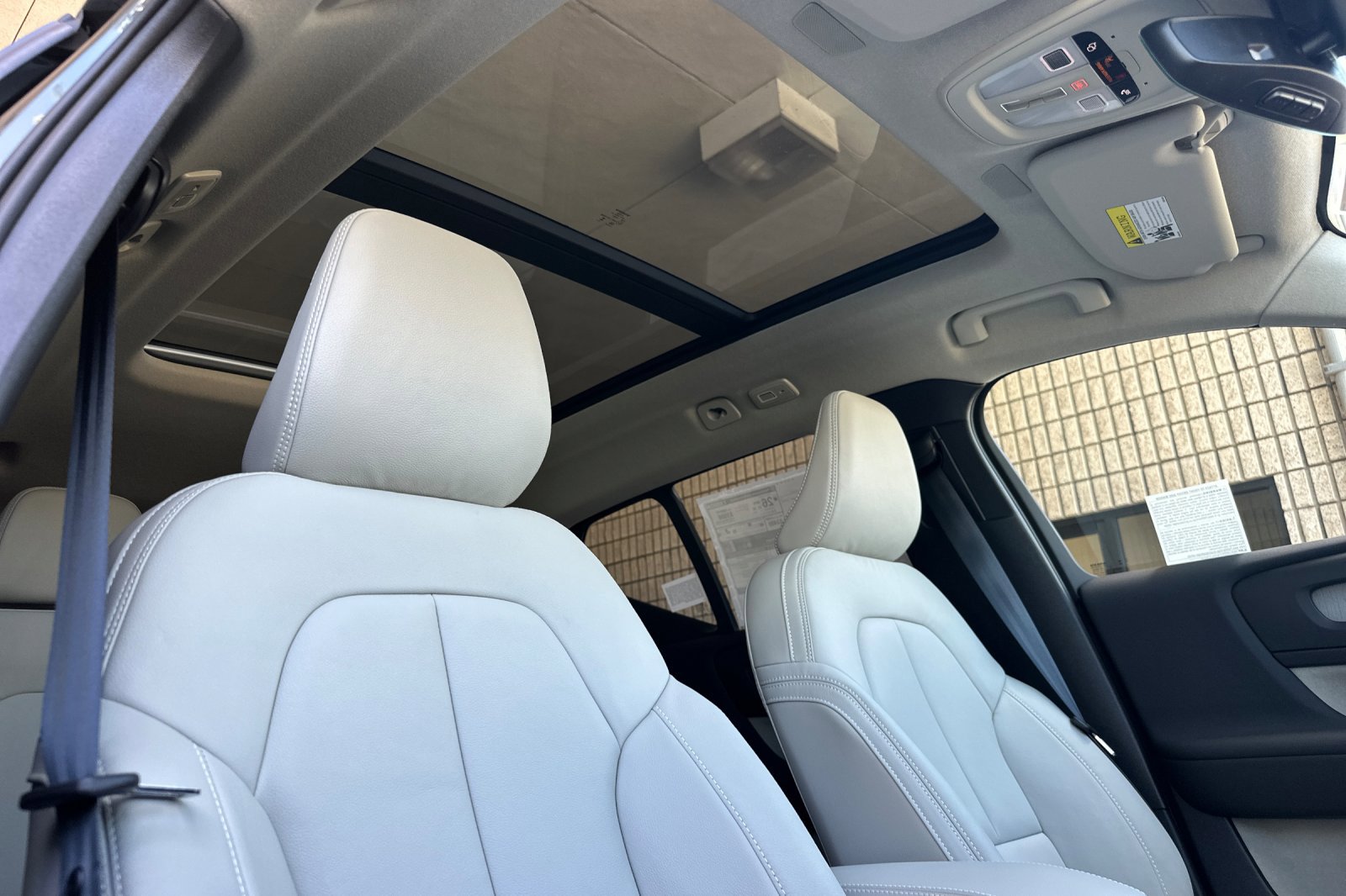 New 2026 Volvo XC40 B5 Ultra AWD/4WD image 14