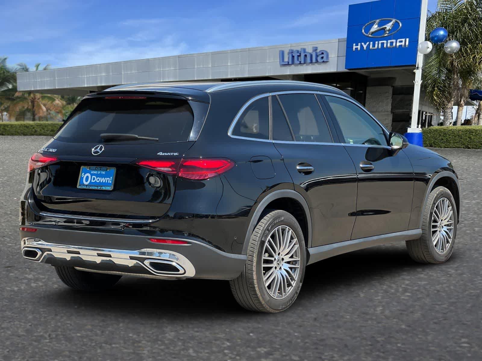 Used 2023 Mercedes-Benz GLC 300 4MATIC w/ Exclusive Trim Package image 3