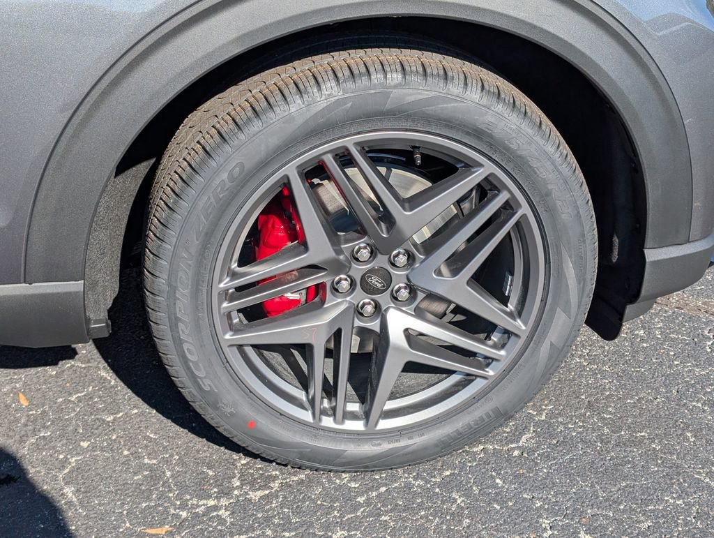New 2026 Ford Explorer ST-Line w/ ST-Line Street Pack image 18