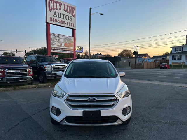 Used 2017 Ford Escape SE w/ SE Cold Weather Package image 3