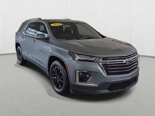 Used 2023 Chevrolet Traverse LT image 3