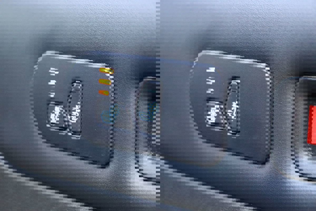 Used 2005 HUMMER H2 SUT w/ Preferred Equipment Group image 51