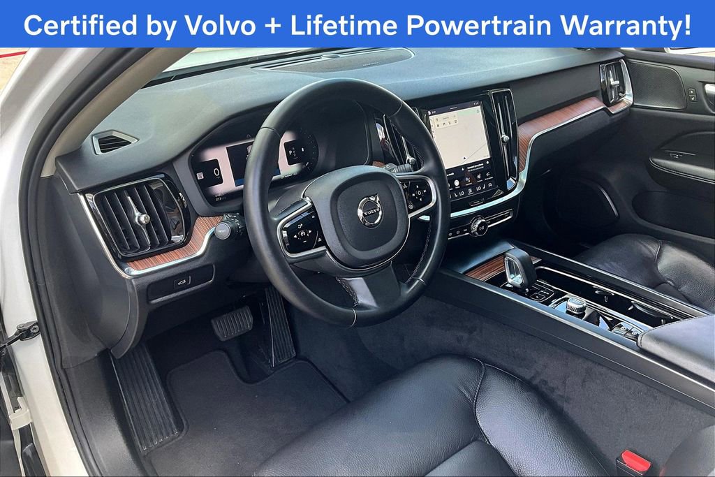 Used 2025 Volvo V60 B5 Cross Country Plus image 18