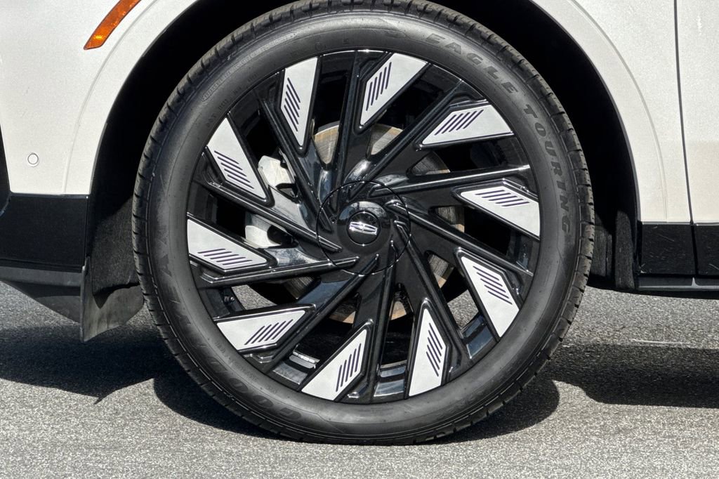 Used 2024 Lincoln Nautilus Reserve w/ Equipment Group 202A image 27