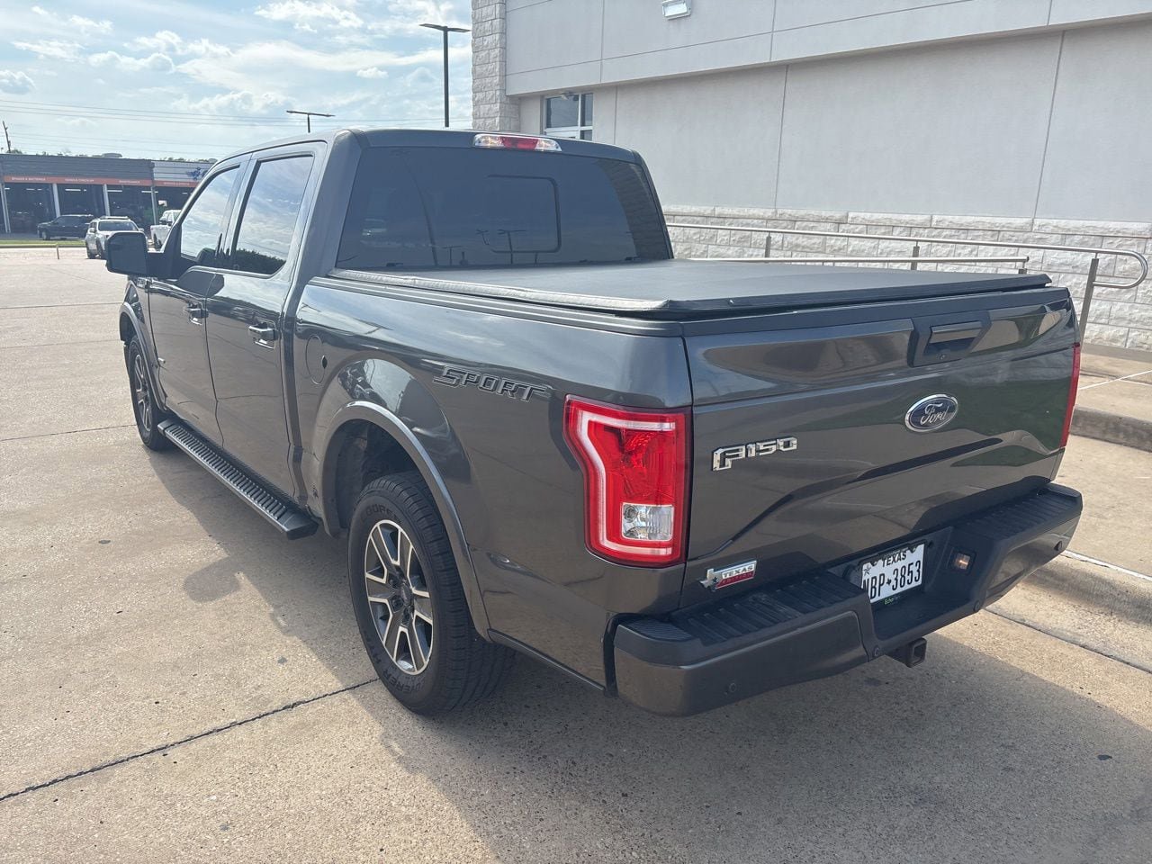 Used 2017 Ford F150 XLT w/ Equipment Group 302A Luxury RWD image 2