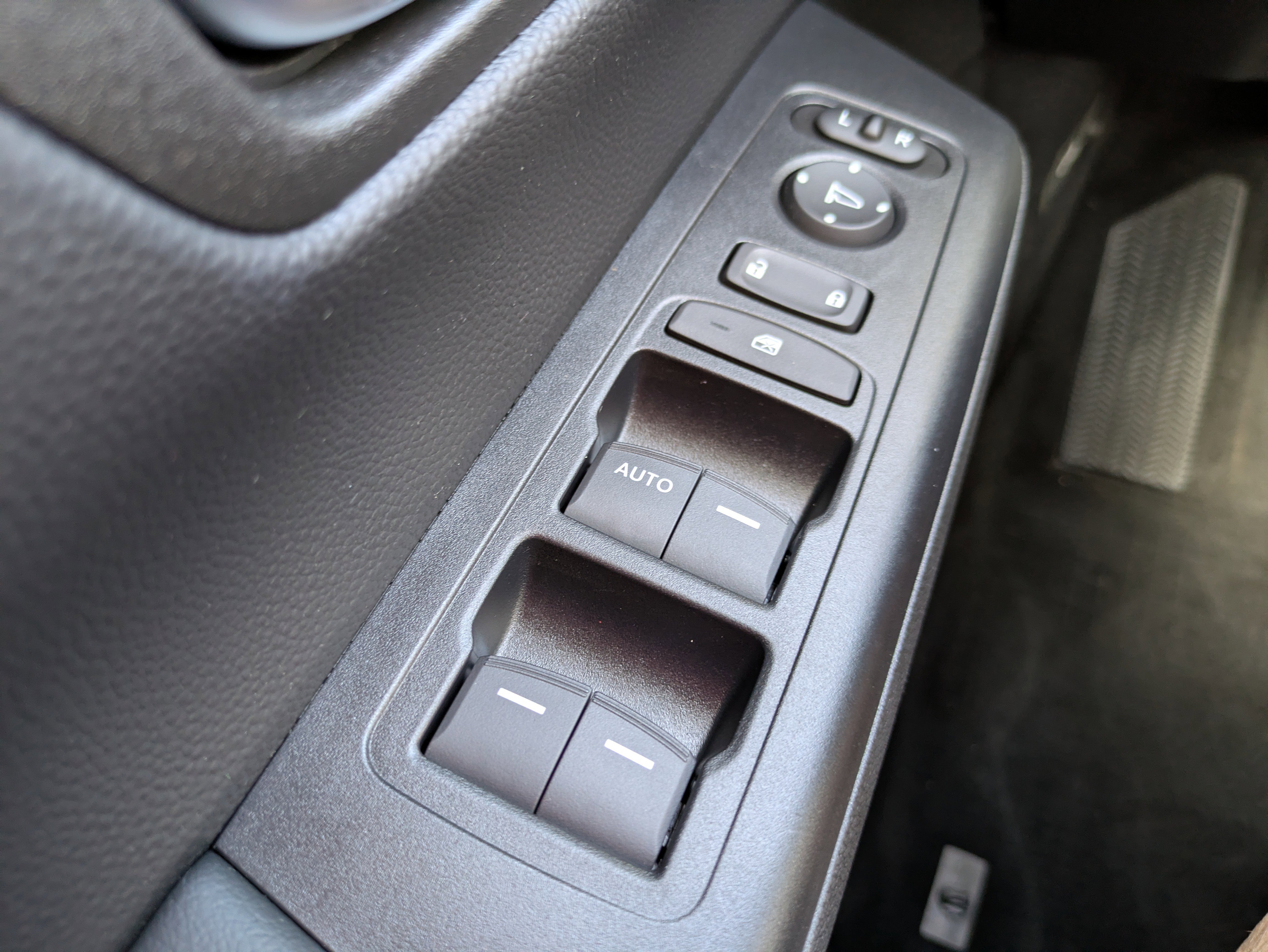 Used 2024 Honda CR-V LX image 23