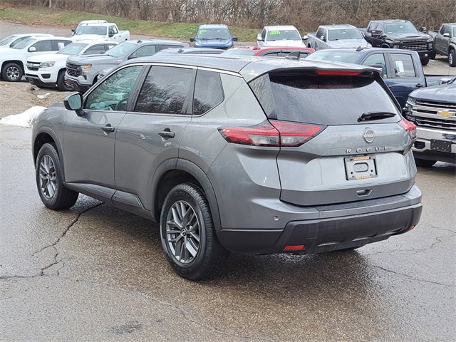 Used 2024 Nissan Rogue S image 3