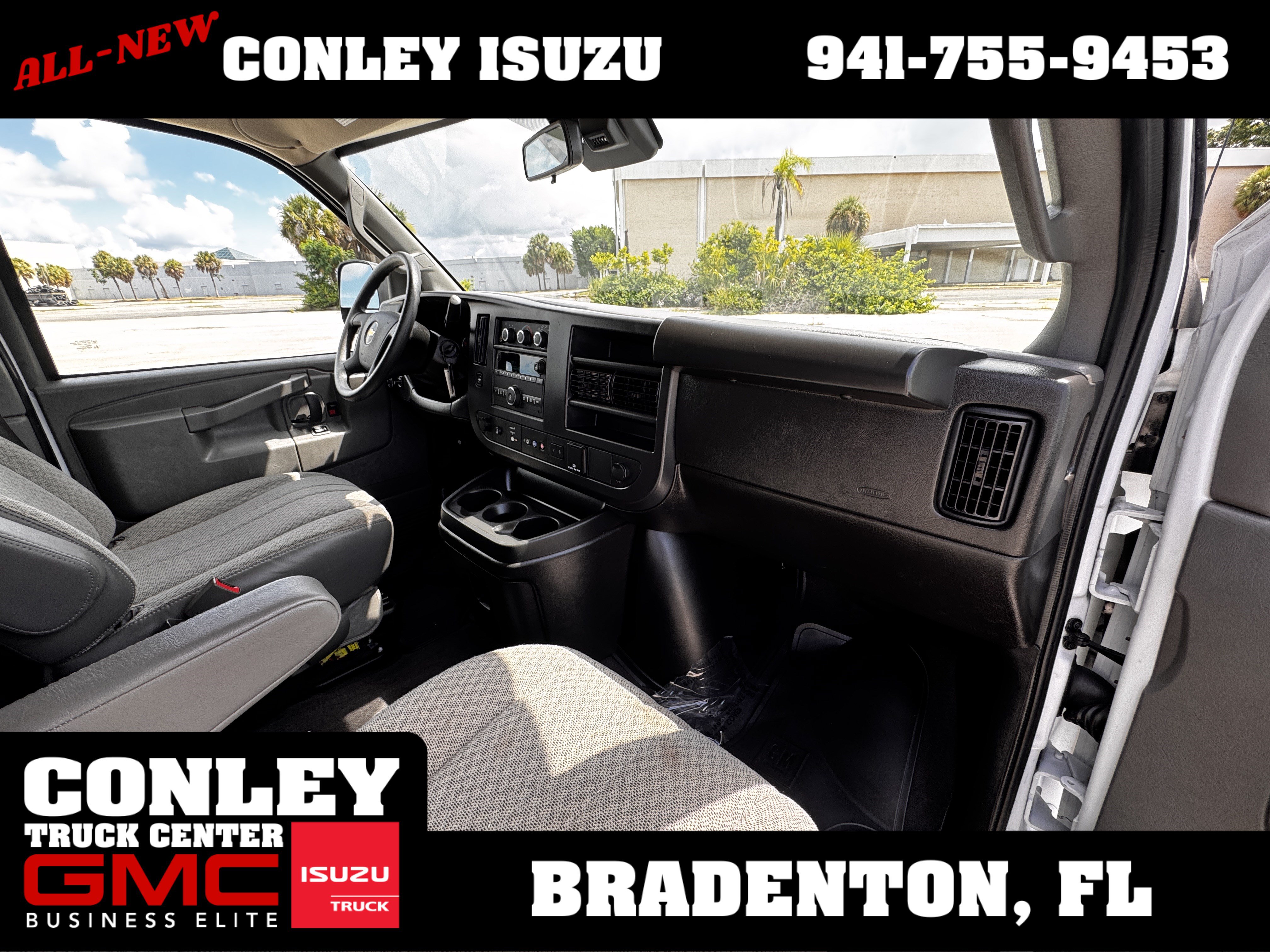 Used 2025 Chevrolet Express 3500 LT w/ LT Preferred Equipment Group RWD image 14
