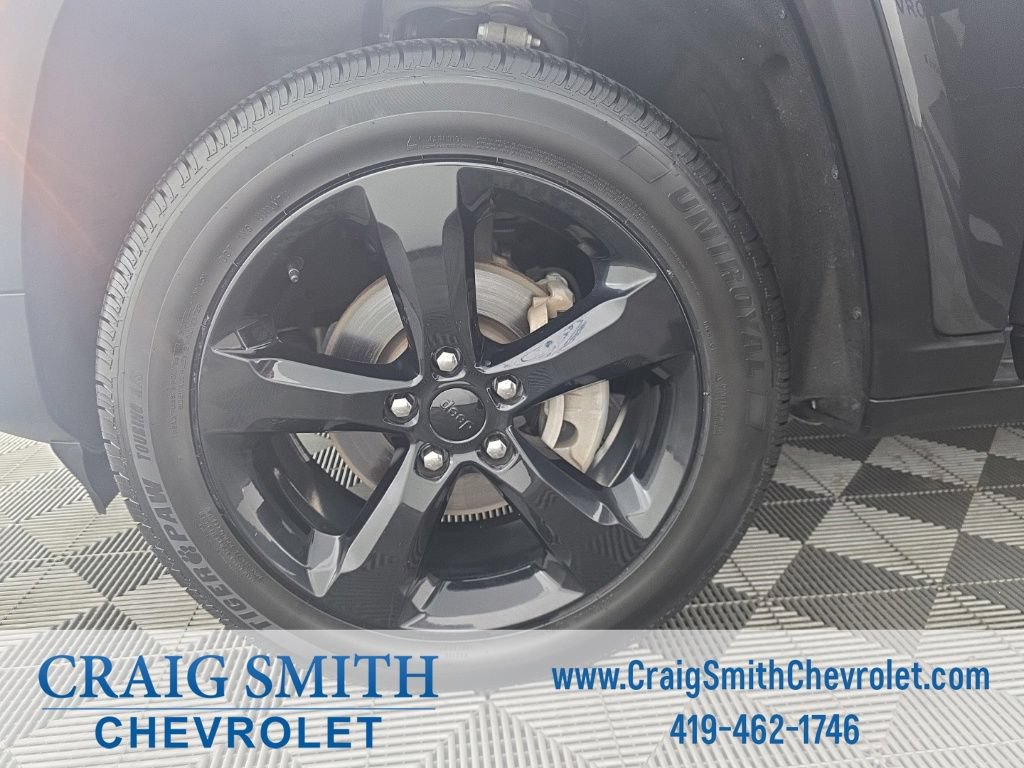 Used 2023 Jeep Grand Cherokee Altitude AWD/4WD image 30