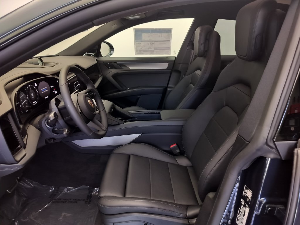 New 2026 Porsche Cayenne Electric Coupe AWD/4WD image 7