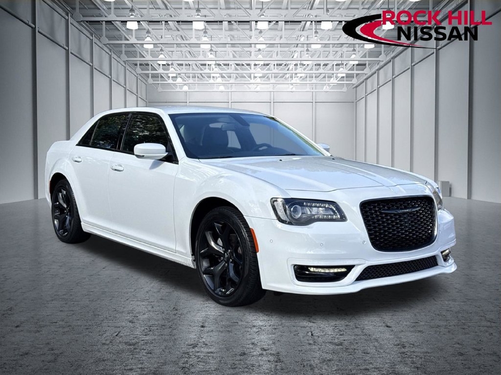 Used 2022 Chrysler 300 Touring L