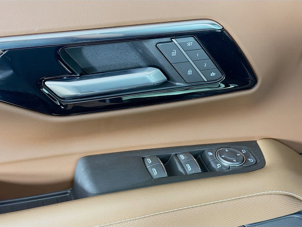New 2026 Chevrolet Suburban High Country AWD/4WD image 17