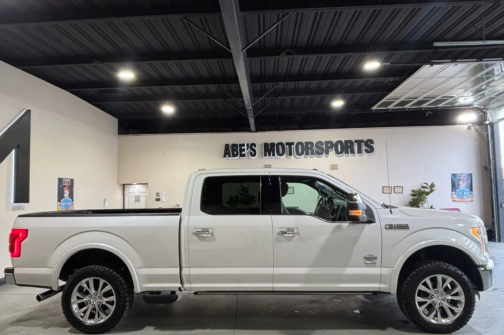 Used 2016 Ford F150 King Ranch w/ Equipment Group 601A Luxury image 4