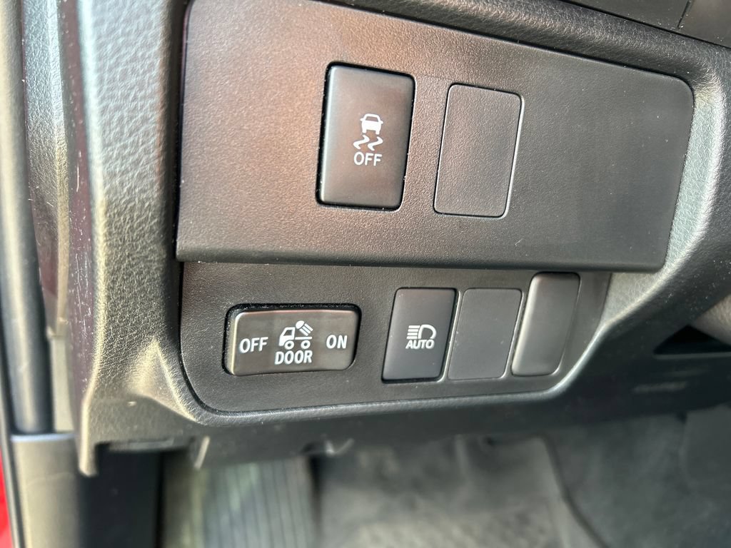 Used 2022 Toyota Tacoma SR5 w/ SR5 Appearance Package (SM) AWD/4WD image 18
