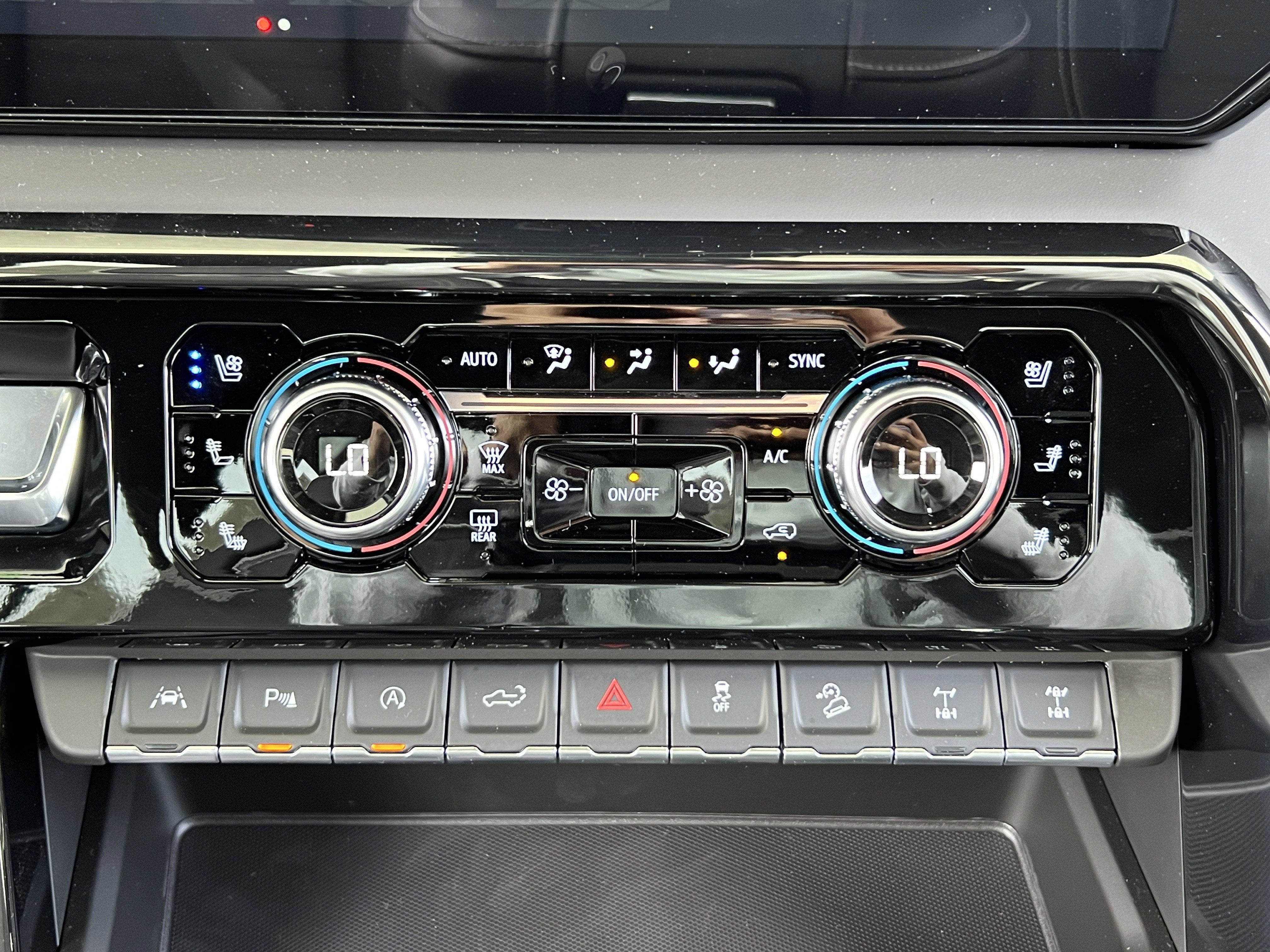 New 2026 GMC Sierra 1500 AT4X AWD/4WD image 30