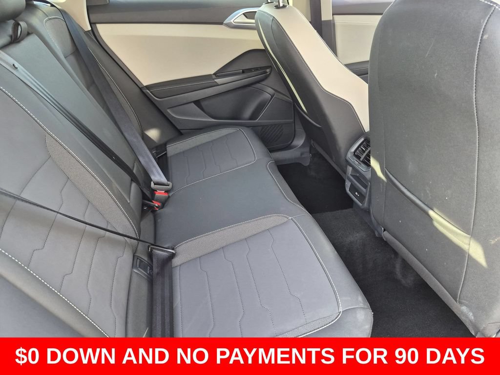 Used 2025 Volkswagen Taos SE FWD image 29