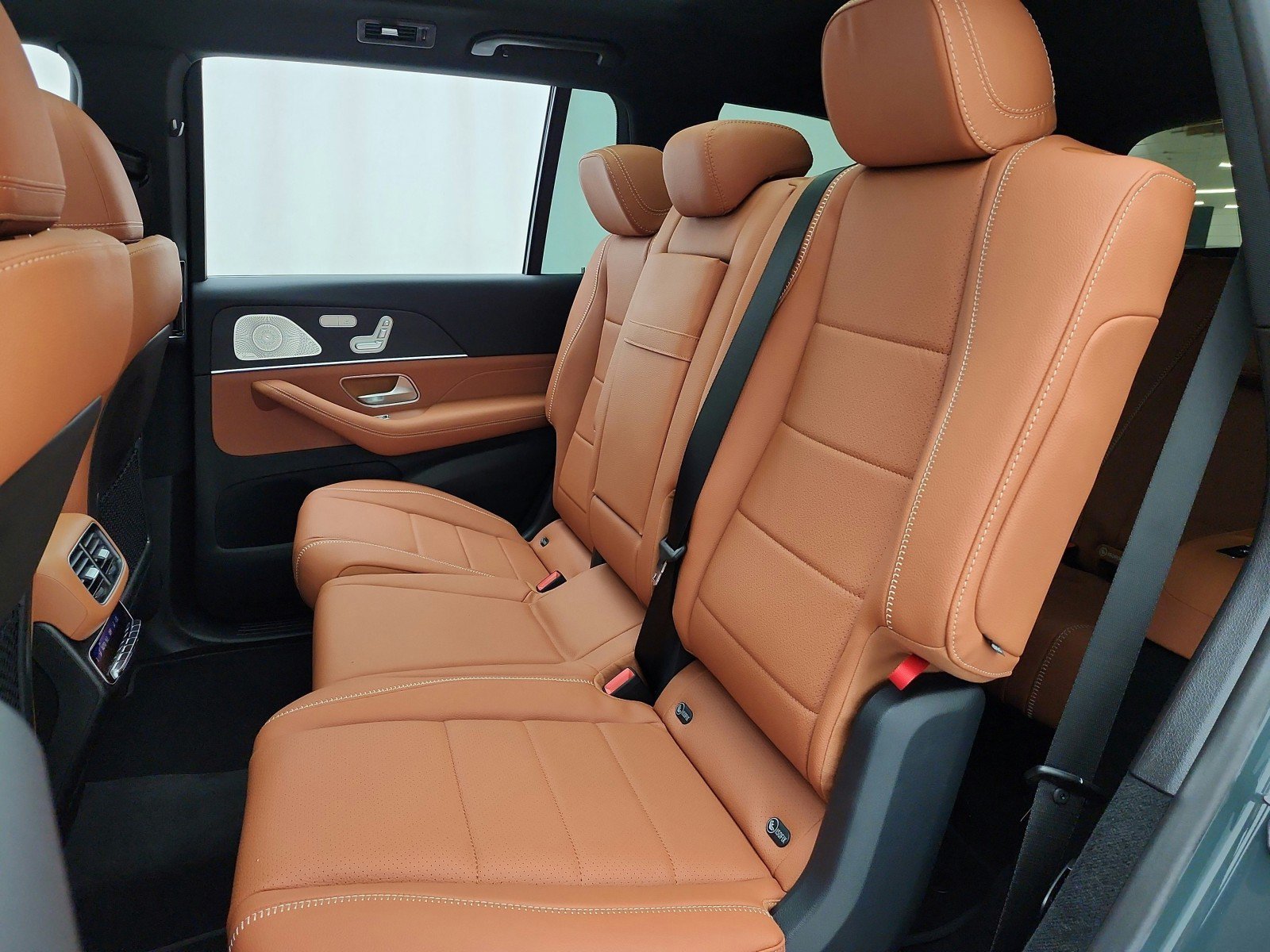 New 2027 Mercedes-Benz GLS 450 4MATIC image 11