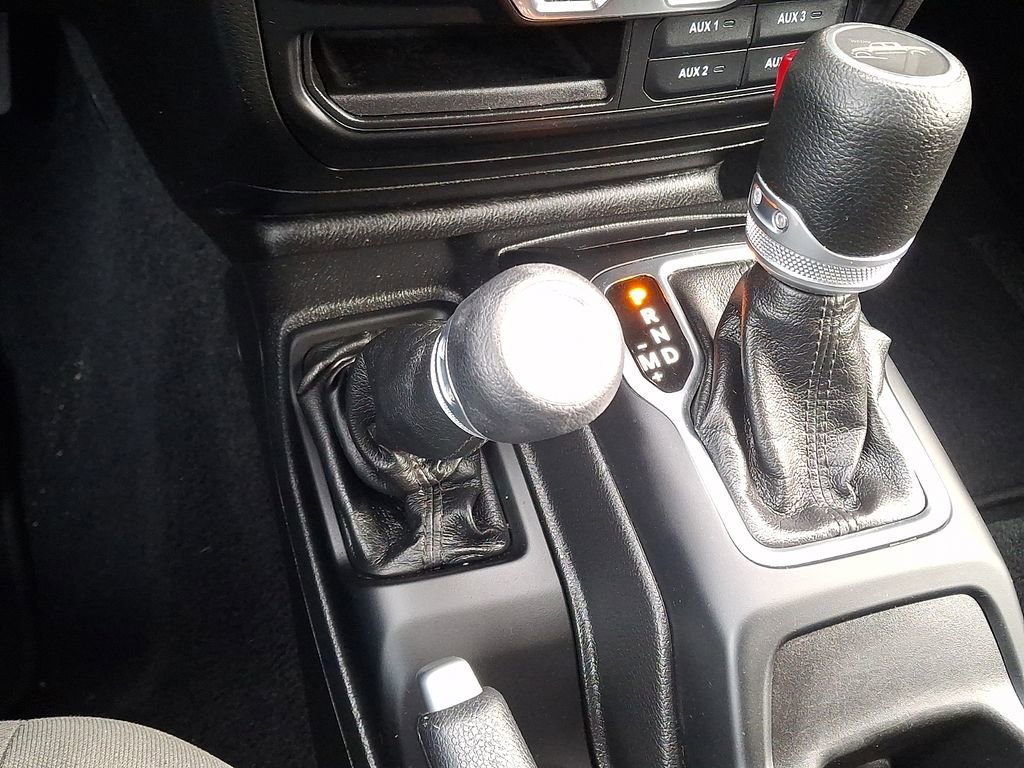 Used 2021 Jeep Gladiator Sport image 25