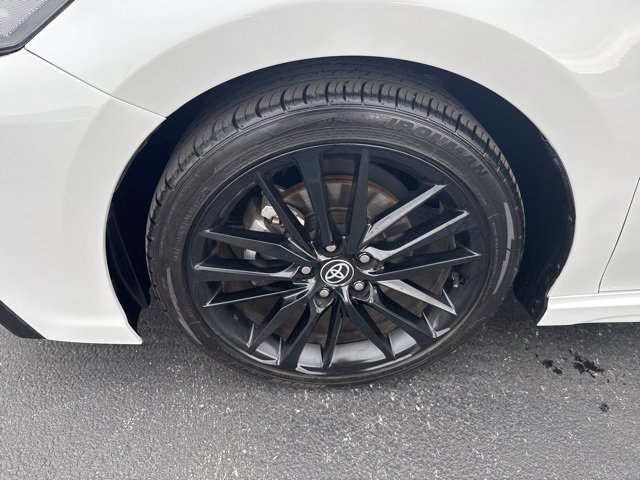 Used 2023 Toyota Camry XSE image 3