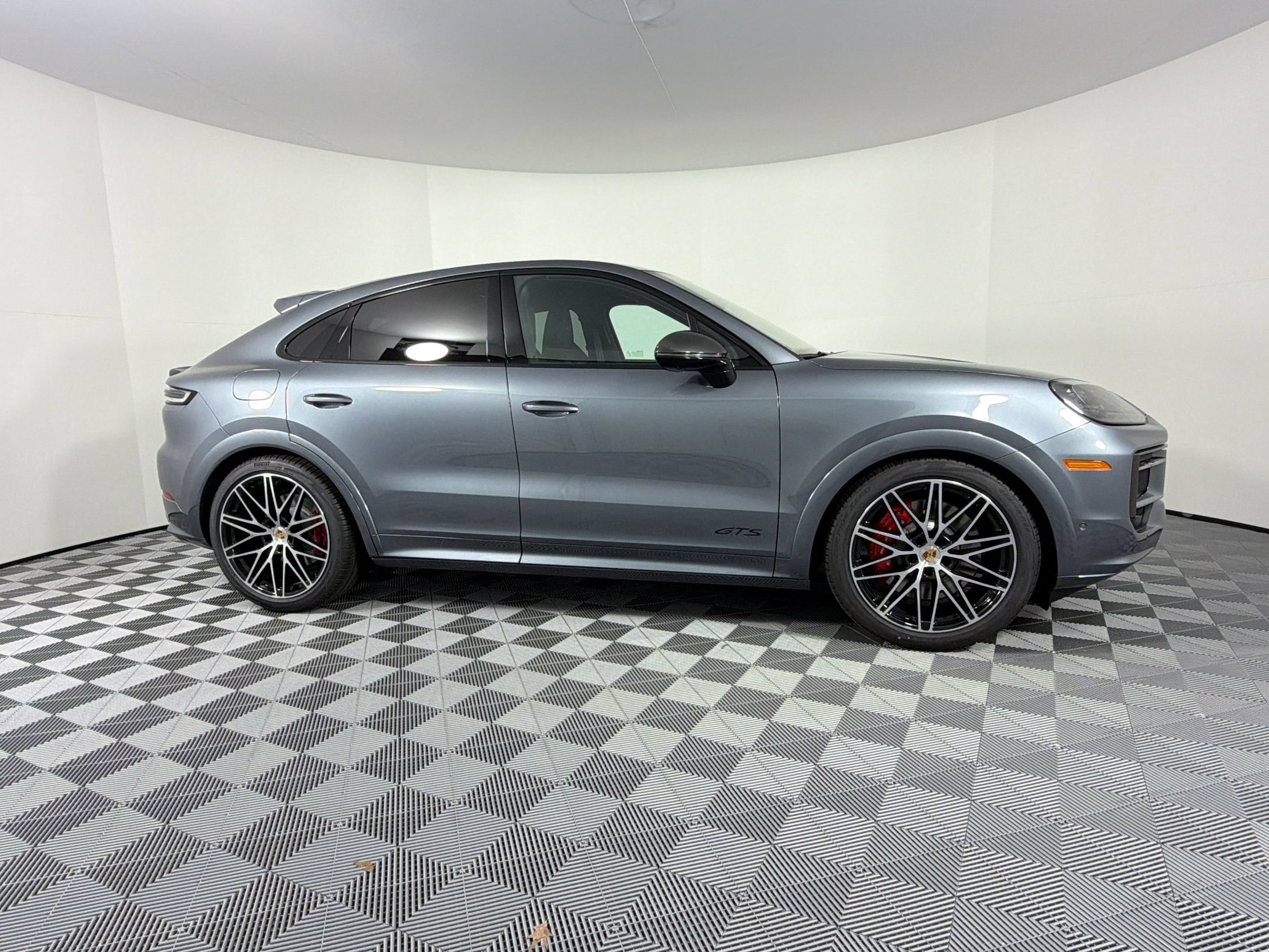 New 2026 Porsche Cayenne GTS AWD/4WD image 8