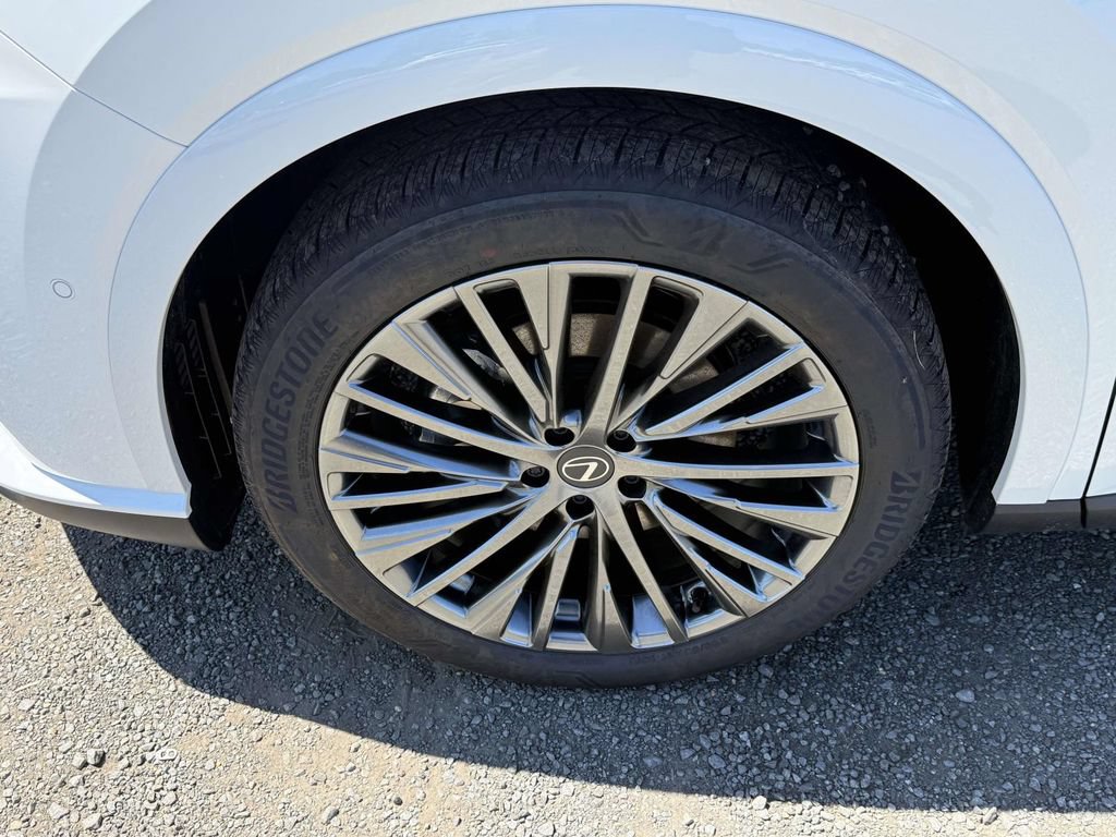 New 2026 Lexus RX 450h AWD image 7