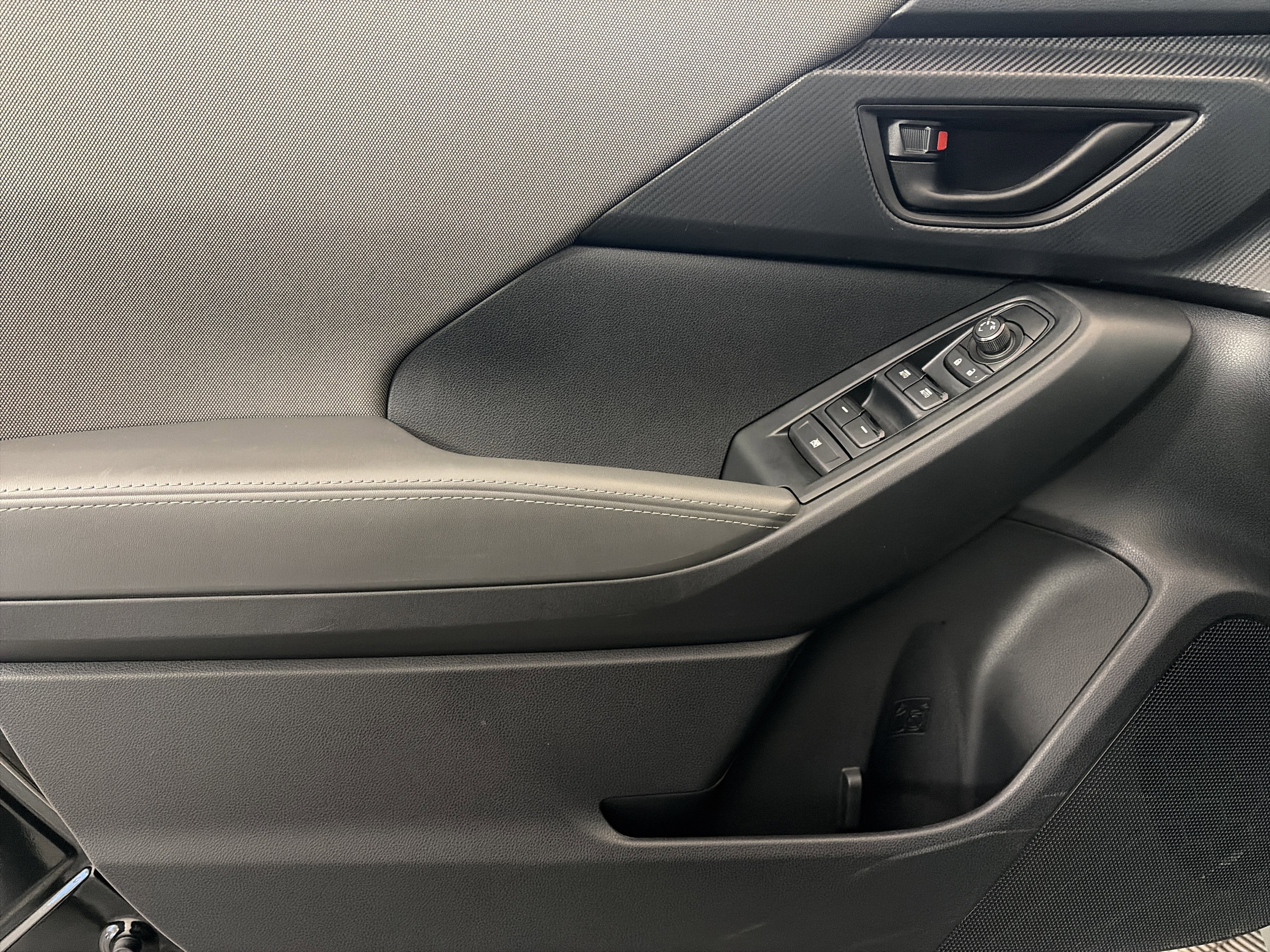 Used 2024 Subaru Crosstrek 2.0i Premium image 12