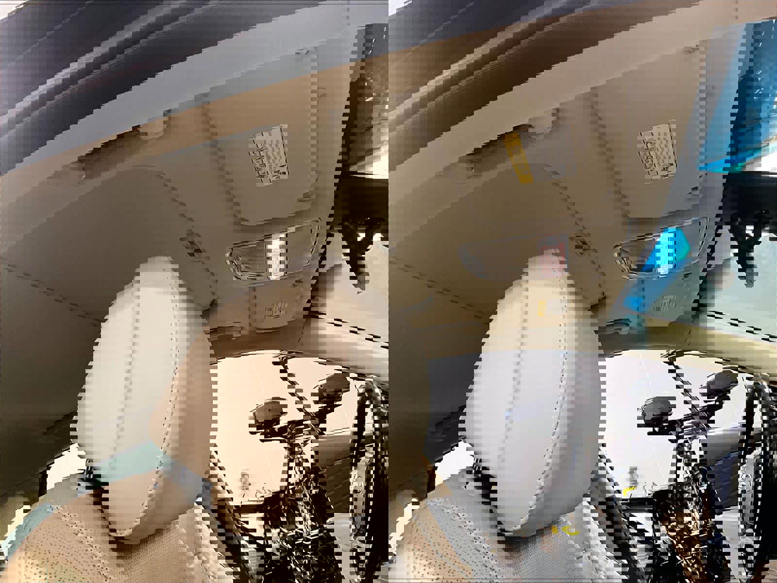 Used 2019 Kia K900 Luxury image 22