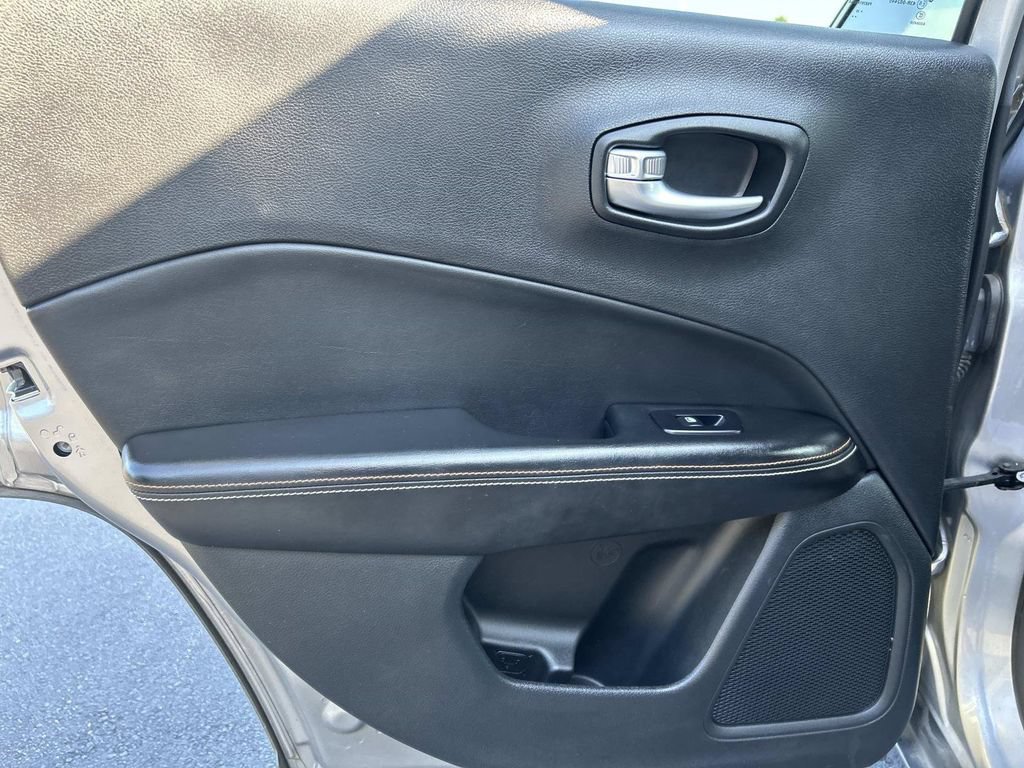 Used 2021 Jeep Compass Latitude FWD image 13