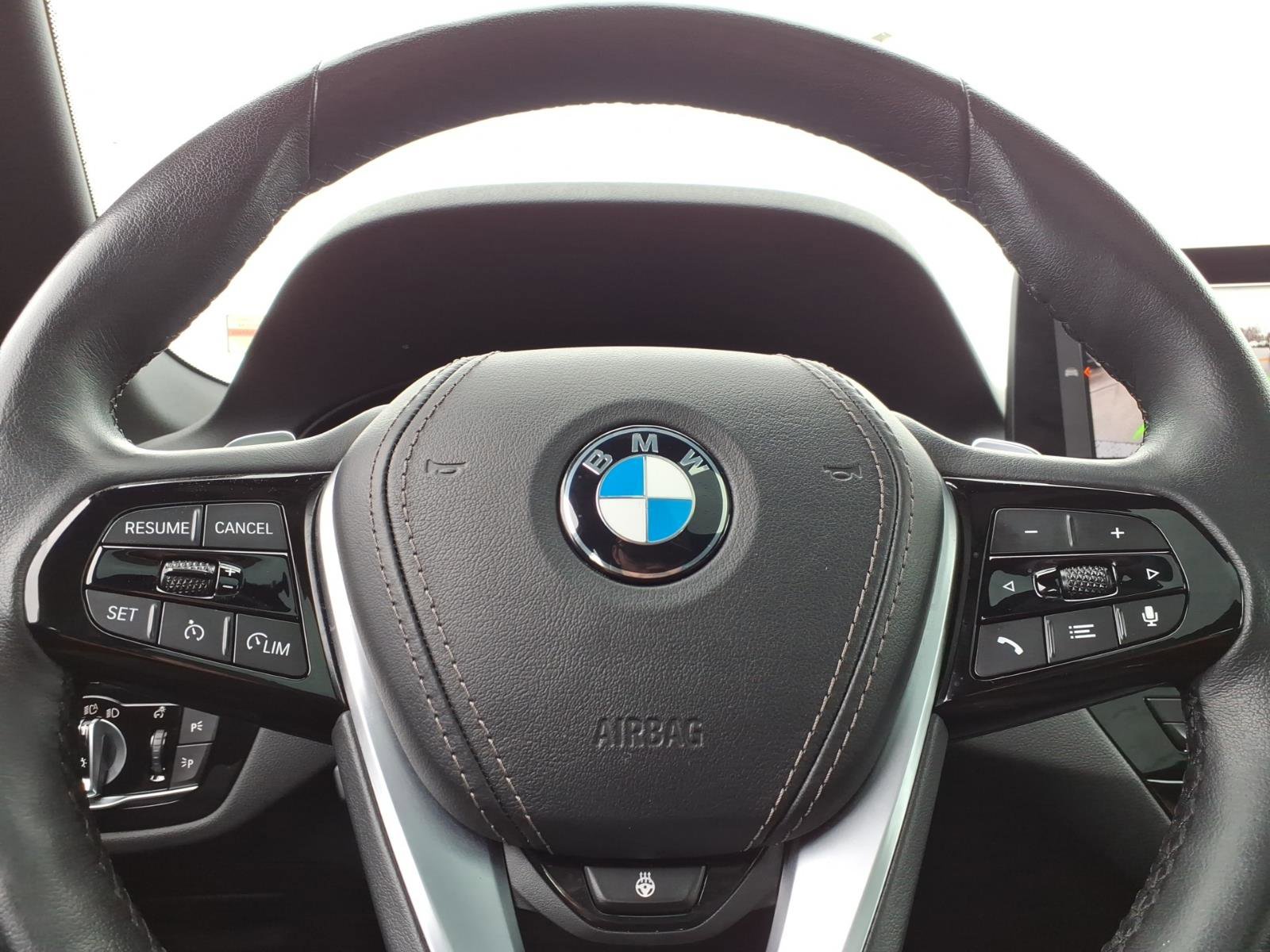 Used 2023 BMW 540i xDrive w/ Premium Package image 29