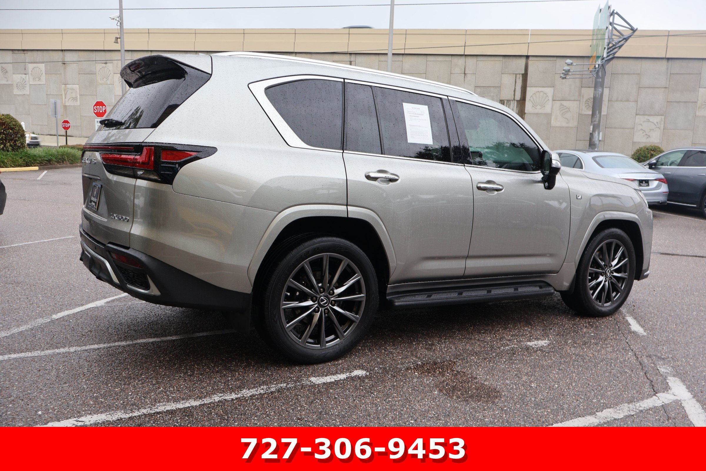 Used 2022 Lexus LX 600 F Sport w/ Accessory Package (Z1) AWD/4WD image 10