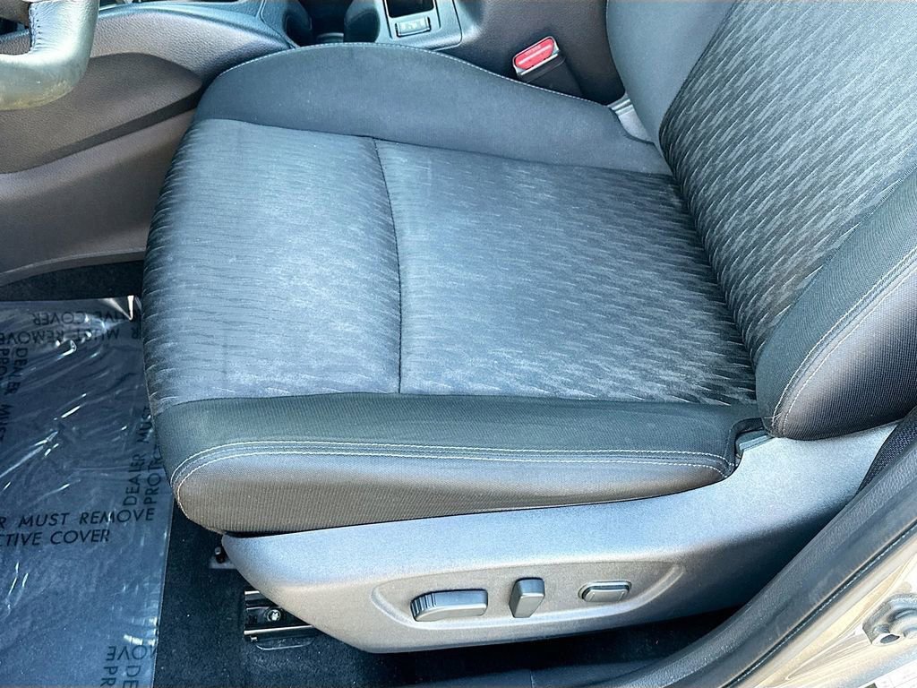 Used 2017 Nissan Rogue SV image 19