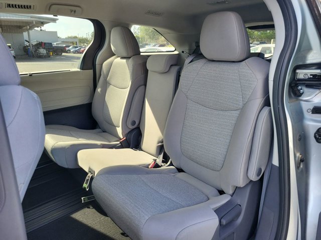 Used 2021 Toyota Sienna LE image 20