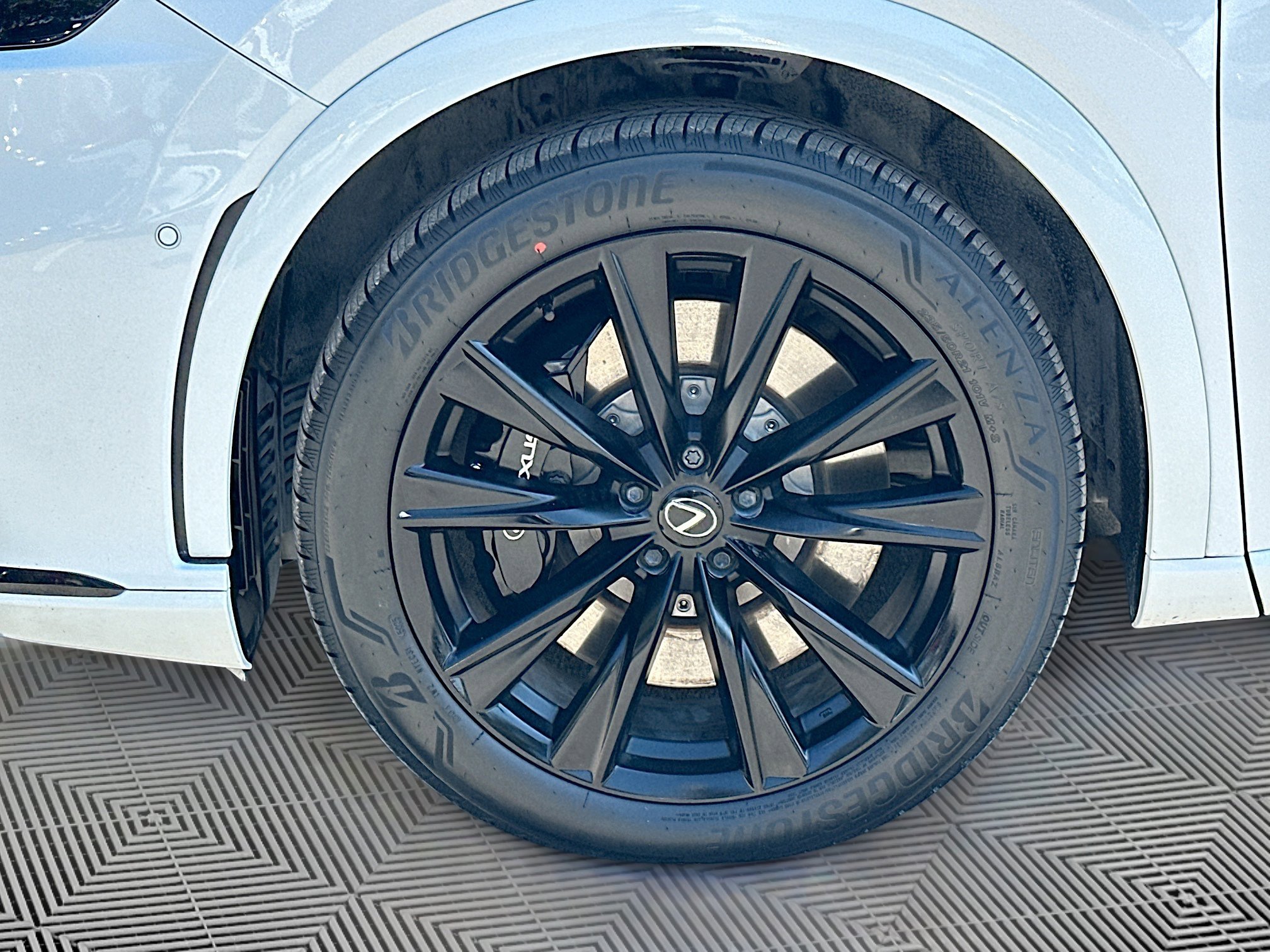 Used 2024 Lexus RX 500h F Sport image 38