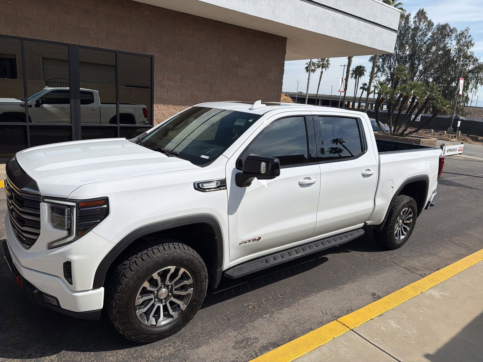 Certified 2023 GMC Sierra 1500 AT4 w/ AT4 Premium Package image 2