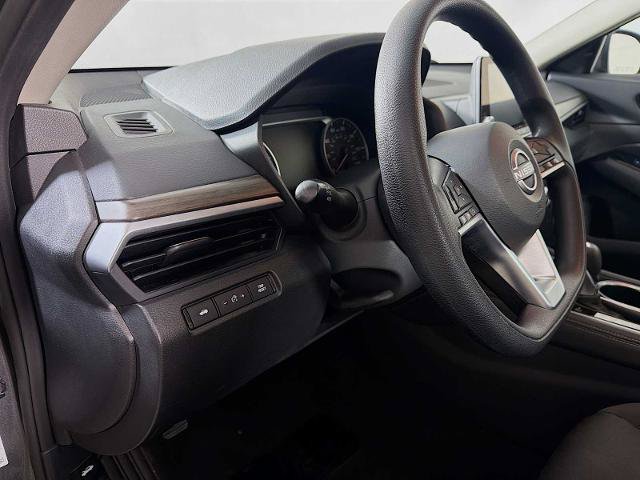 Certified 2023 Nissan Altima 2.5 SV FWD image 8