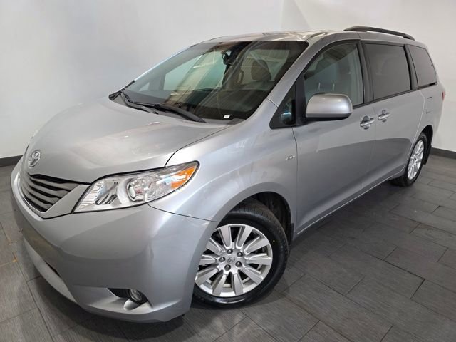 Used 2017 Toyota Sienna XLE w/ XLE Navigation Package image 1