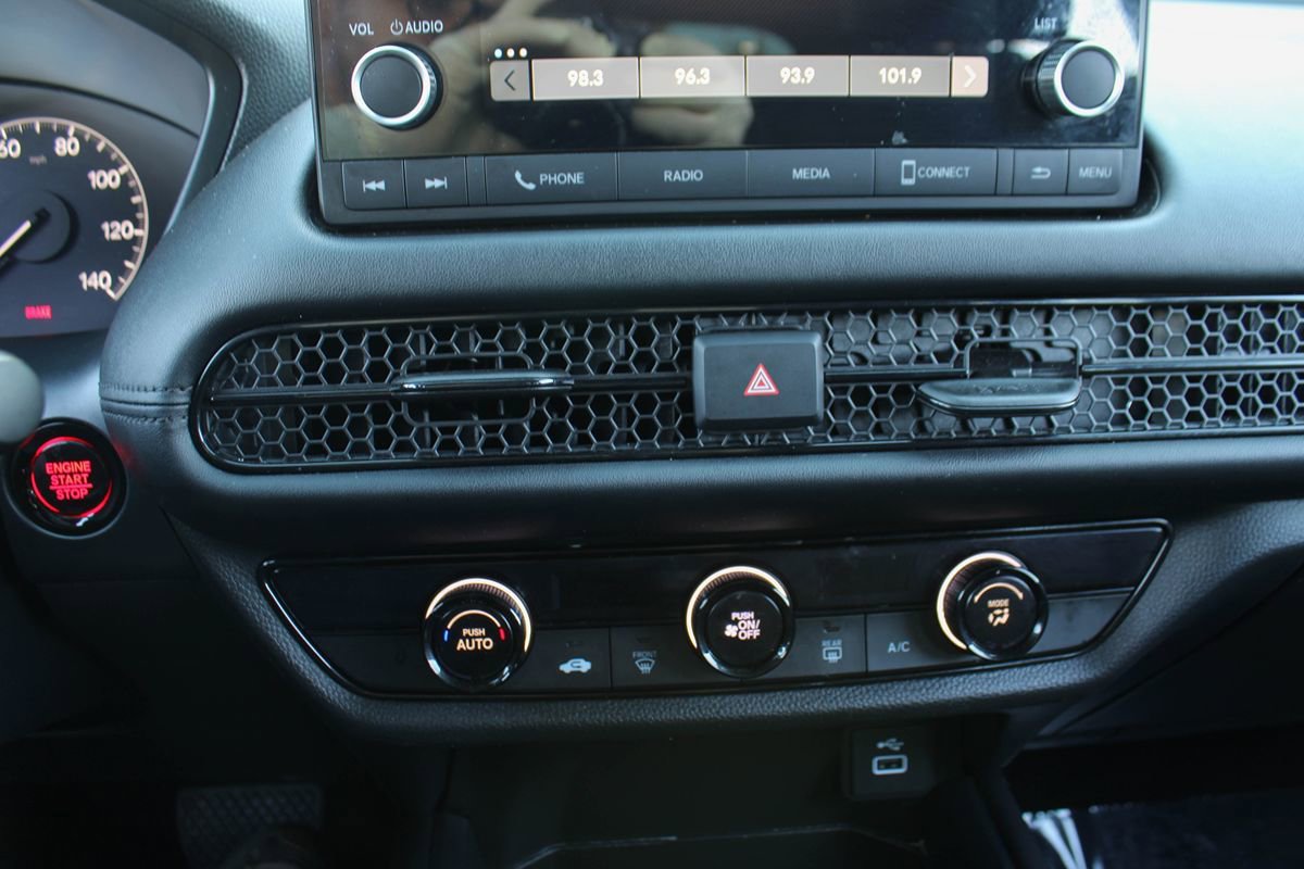 Used 2023 Honda HR-V LX image 33
