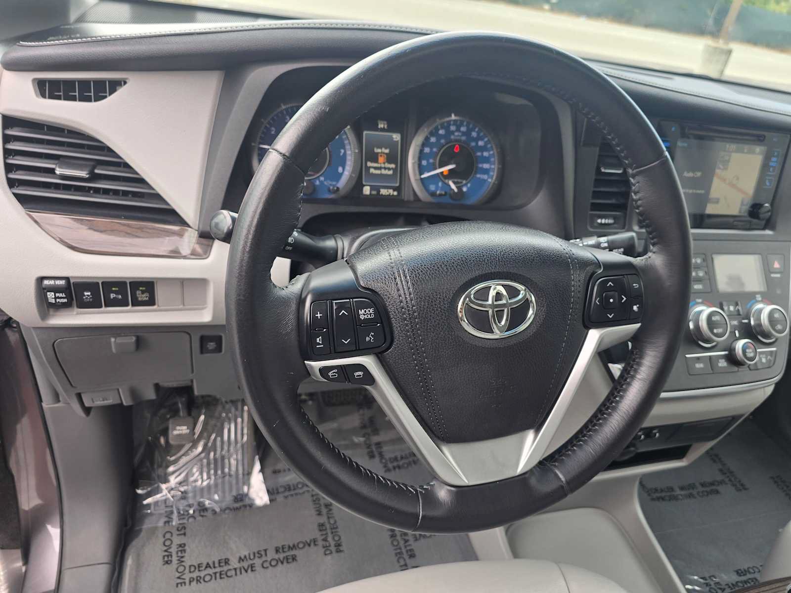 Used 2017 Toyota Sienna XLE w/ XLE Navigation Package FWD image 25