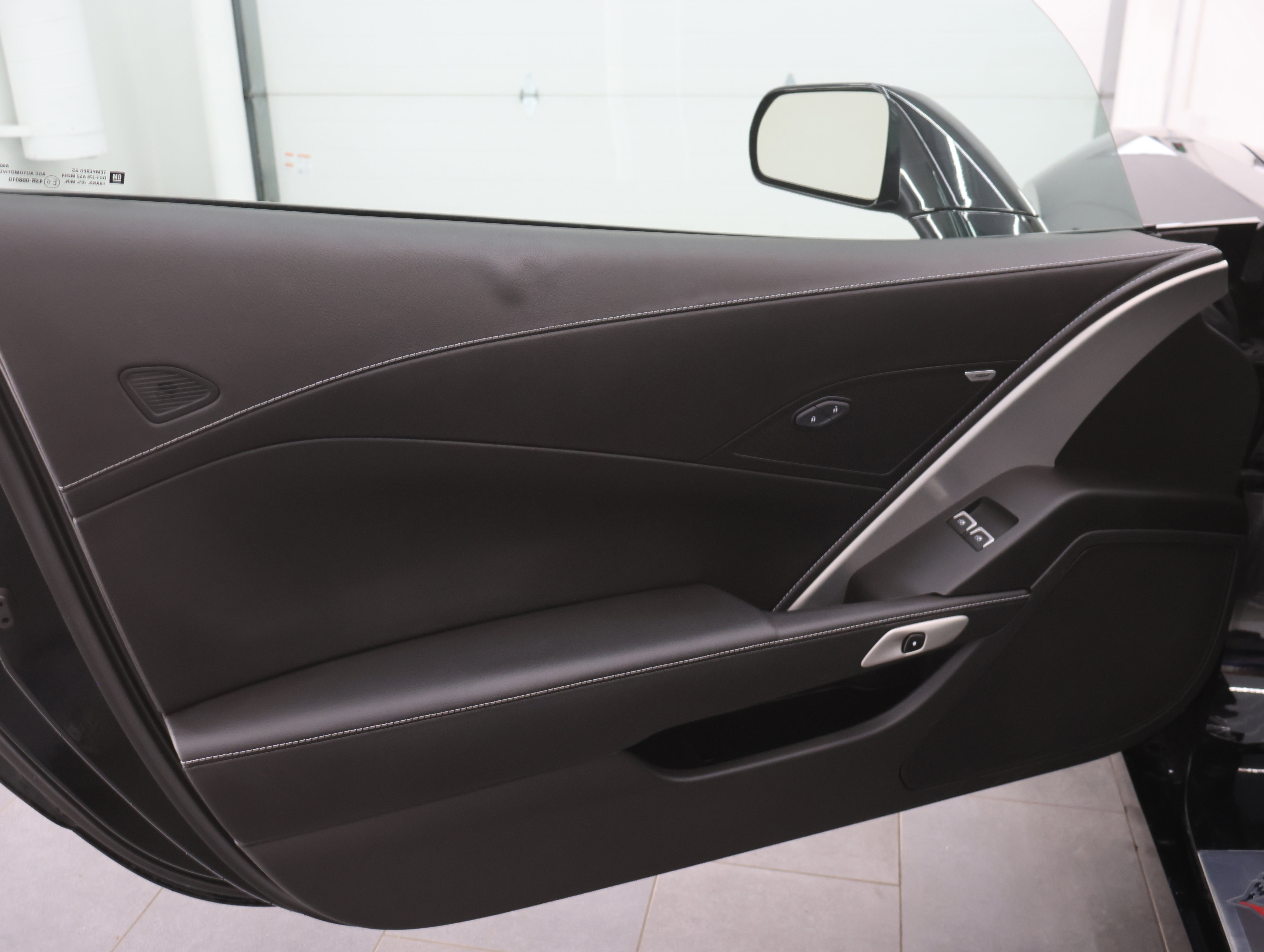 Used 2014 Chevrolet Corvette Stingray Coupe image 31