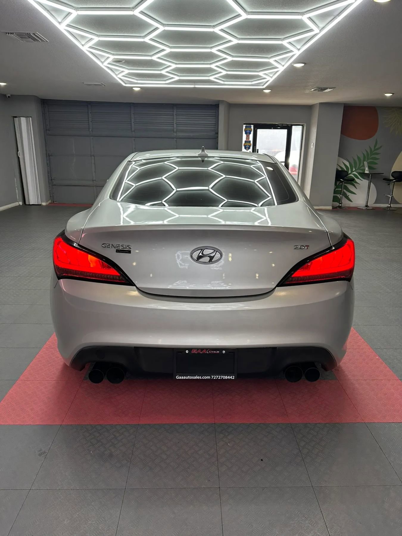 Used 2013 Hyundai Genesis 2.0T RWD image 5