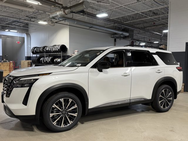 New 2026 Nissan Pathfinder Platinum image 32
