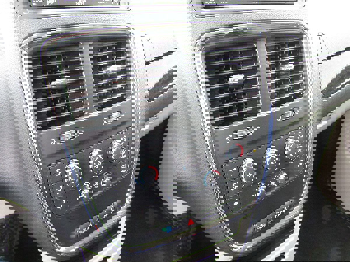 Used 2017 Dodge Grand Caravan SE w/ Power Window Group image 16